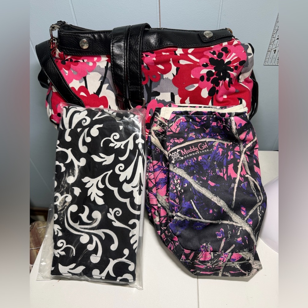 Thirty-one Purse with changeable covers and extra strap